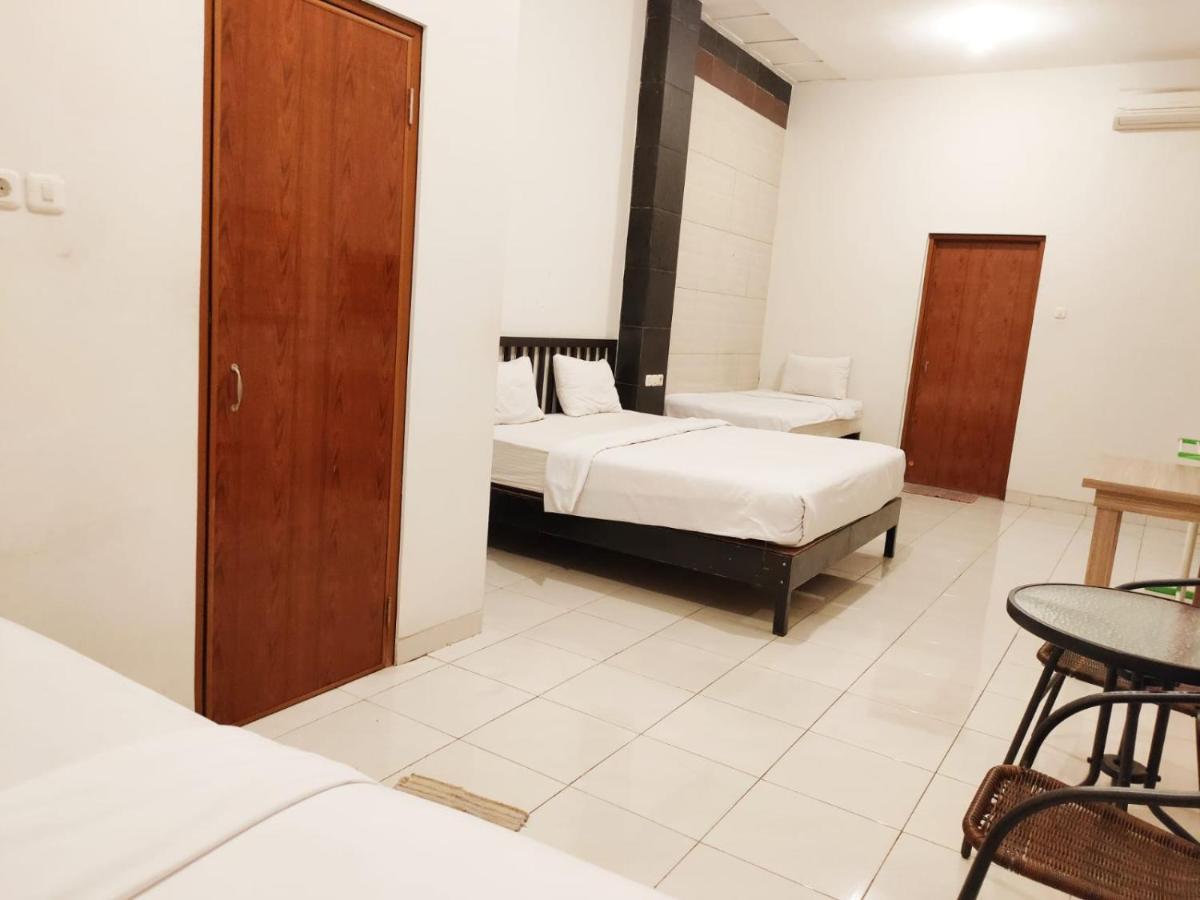 Hotel Syariah Tremigo Guesthouse Cirebon Kültér fotó