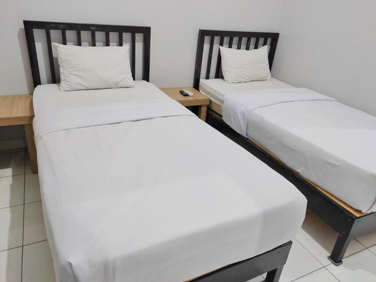 Hotel Syariah Tremigo Guesthouse Cirebon Kültér fotó