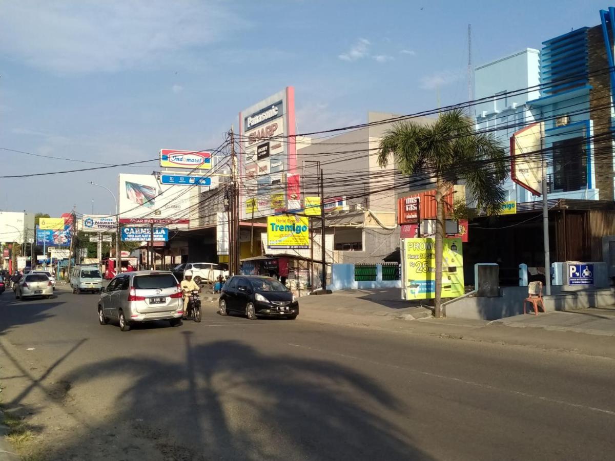 Hotel Syariah Tremigo Guesthouse Cirebon Kültér fotó