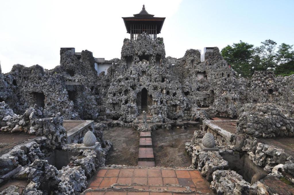 Hotel Syariah Tremigo Guesthouse Cirebon Kültér fotó